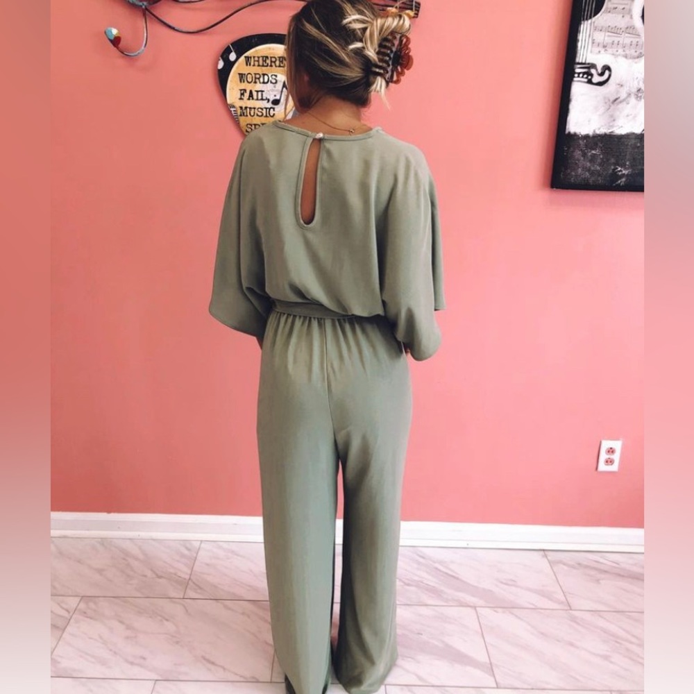 ⭐️HP⭐️Olive Green suit